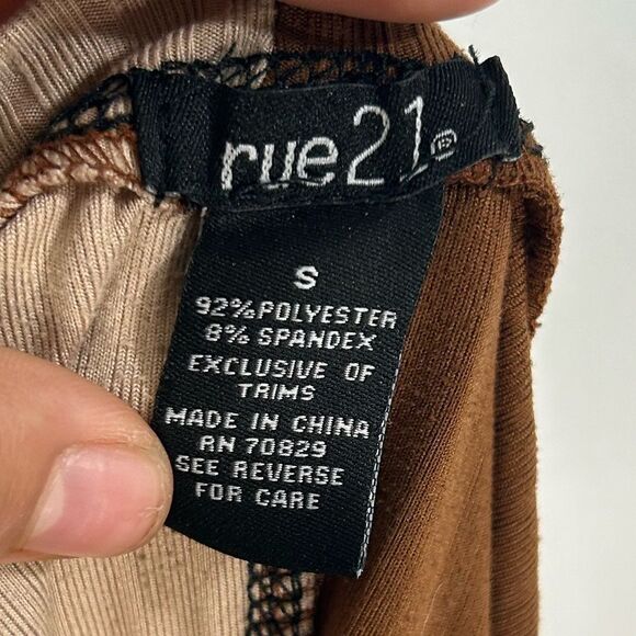 Rue 21 Two tone stitched baby doll T-shirt brown and tan cropped top - Picture 2 of 6